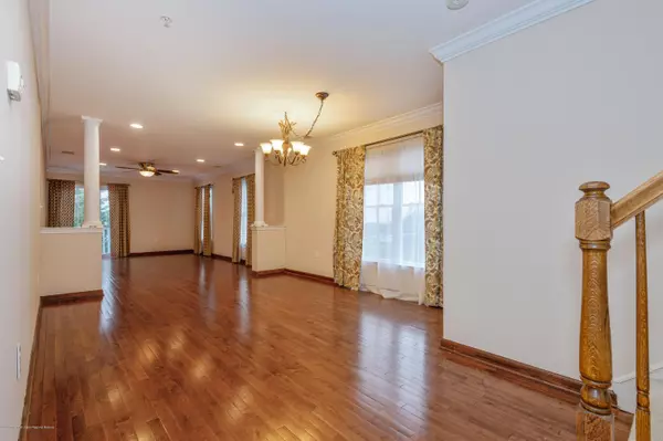 South Amboy, NJ 08879,127 Adamecs Way #28