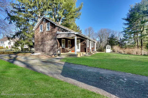 Holmdel, NJ 07733,32 Apple Grove Drive