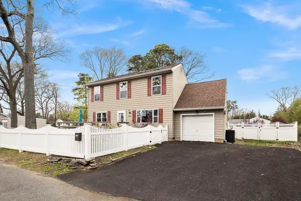 Spotswood, NJ 08884,21 Clark Street