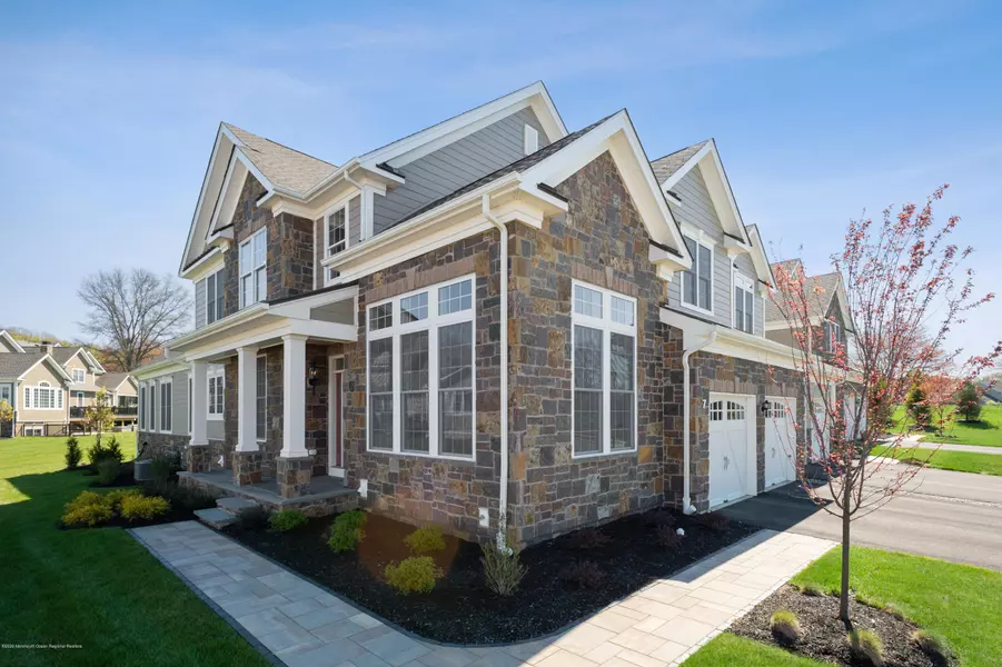 7 Greylynne Court, Holmdel, NJ 07733