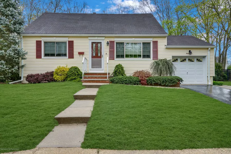 25 Butterfly Lane, Spotswood, NJ 08884