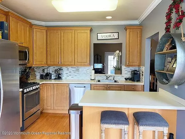 Aberdeen, NJ 07747,12 W Aspen Way