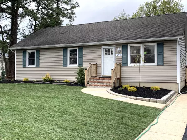 Manahawkin, NJ 08050,599 Shark Lane