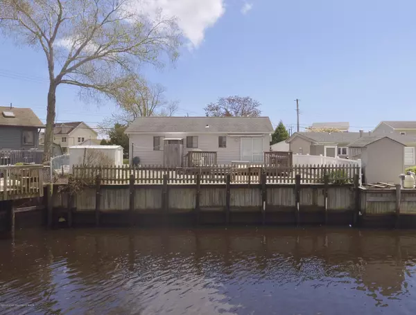 Manahawkin, NJ 08050,4 Albert Drive