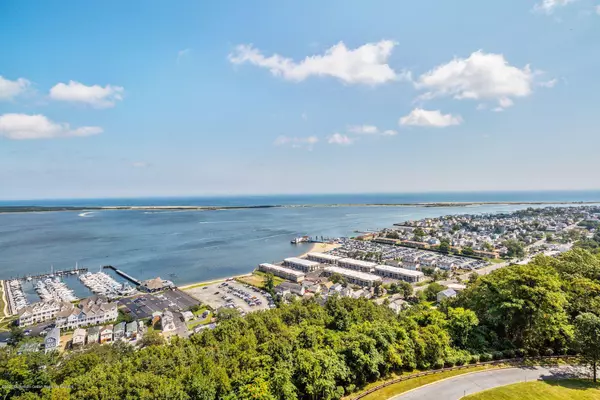 Highlands, NJ 07732,1 Scenic Drive #604