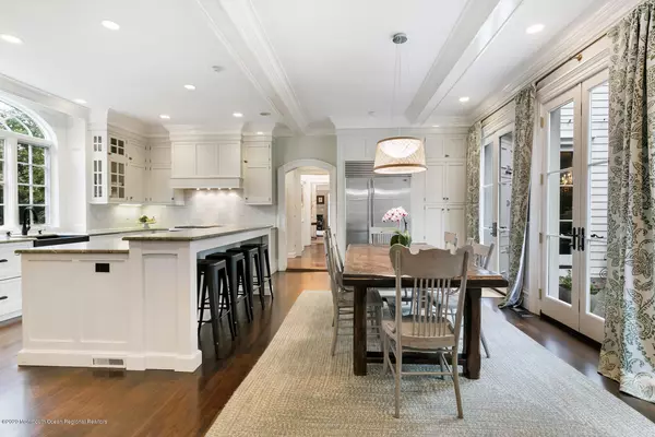 Rumson, NJ 07760,172 Rumson Road