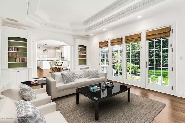 Rumson, NJ 07760,21 Robin Road