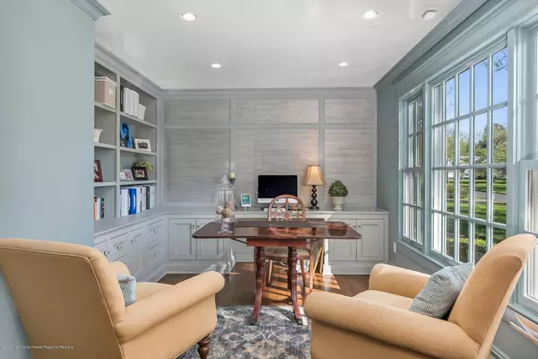 Rumson, NJ 07760,4 Broadmoor Drive