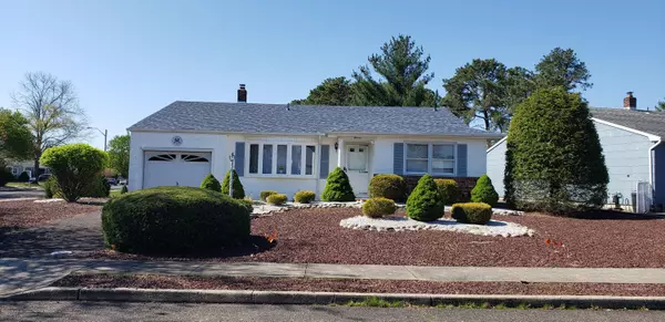 11 Bennington Drive, Toms River, NJ 08757