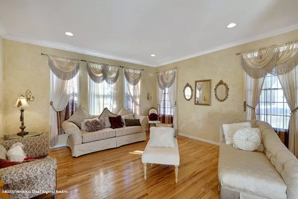 Farmingdale, NJ 07727,16 Alexis Drive