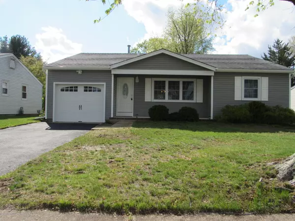 4 Hatfield Road, Toms River, NJ 08757