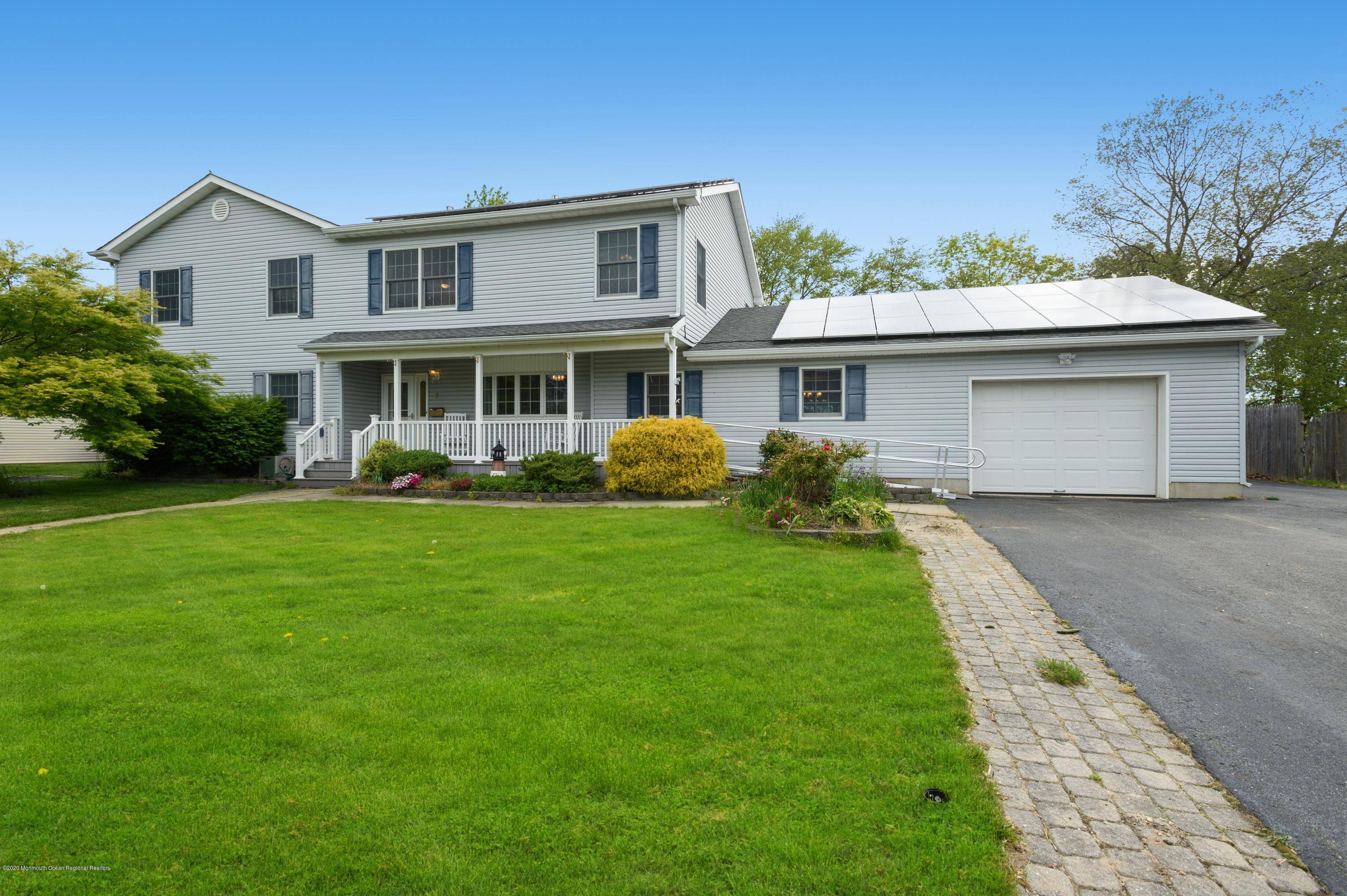 7 Chatham Drive, Howell, NJ 07731