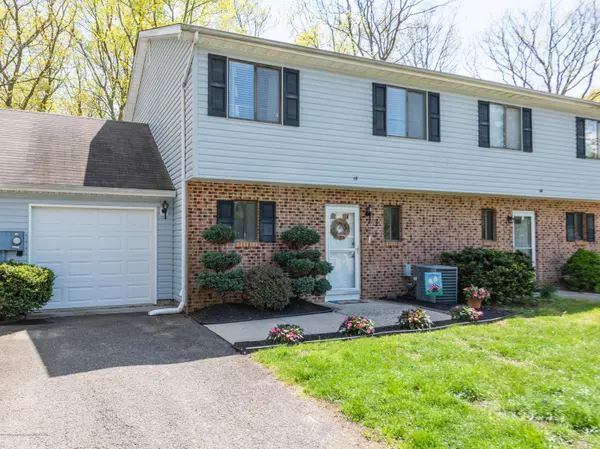 15 Elizabeth Court, Howell, NJ 07731