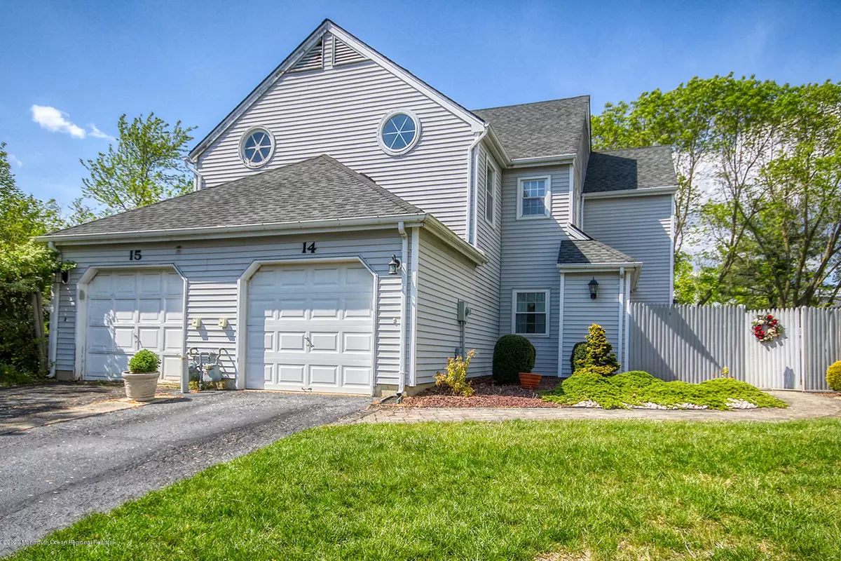 Freehold, NJ 07728,14 Frost Court