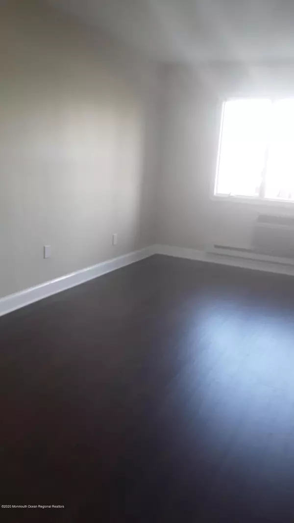 Sea Bright, NJ 07760,1187 Ocean Avenue #23