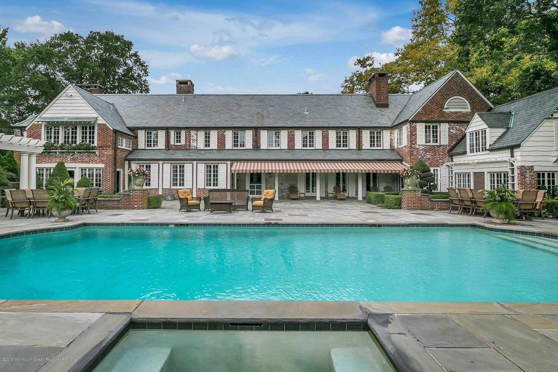 7 Somerset Drive, Rumson, NJ 07760