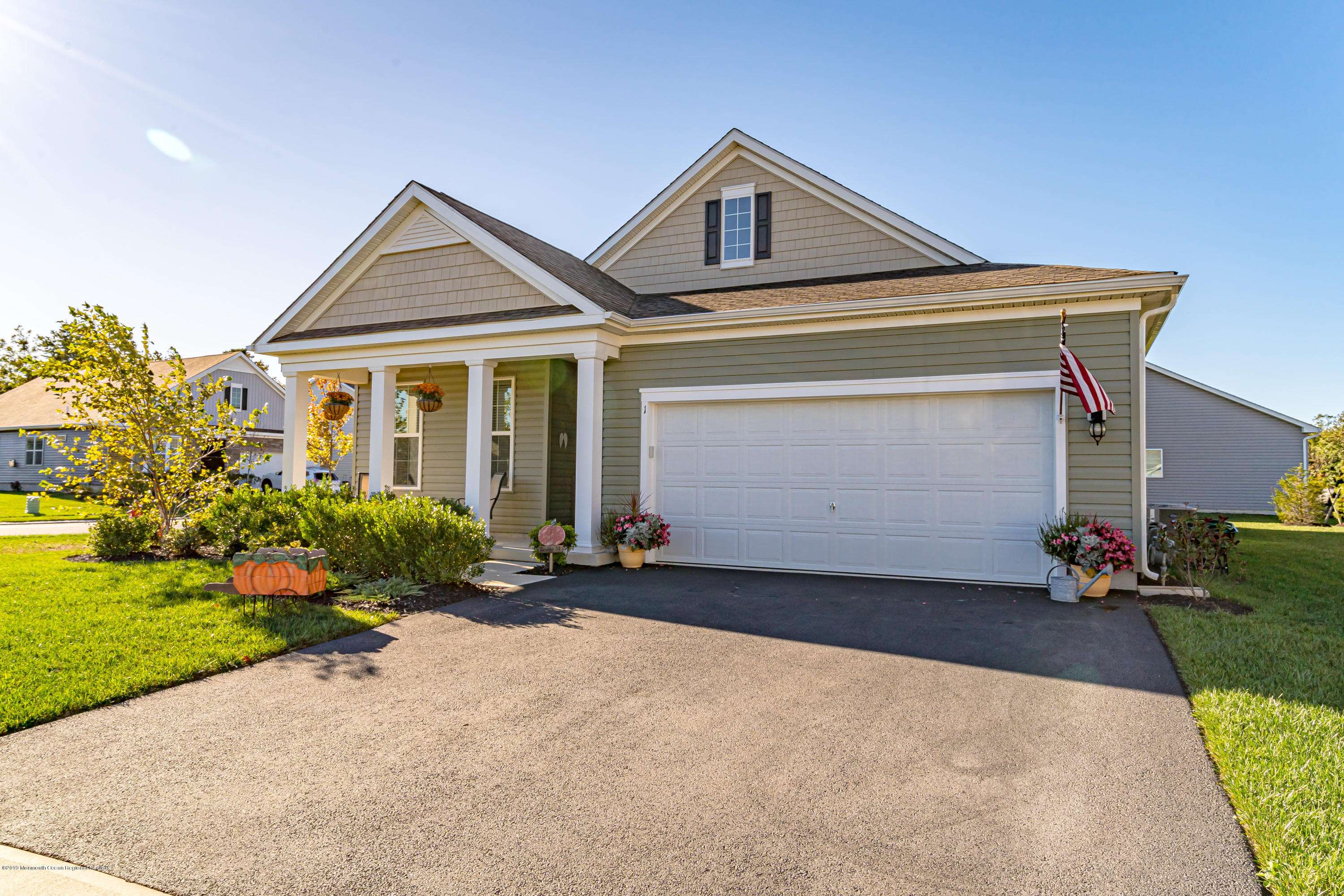 Barnegat, NJ 08005,1 Badger Circle
