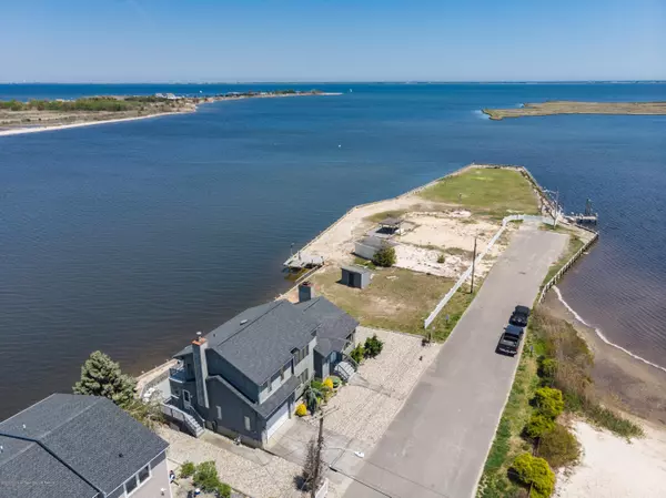 Lanoka Harbor, NJ 08734,934 Meadowlark Drive