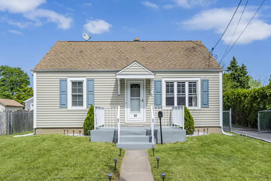 40 Sterling Avenue, Hamilton, NJ 08619