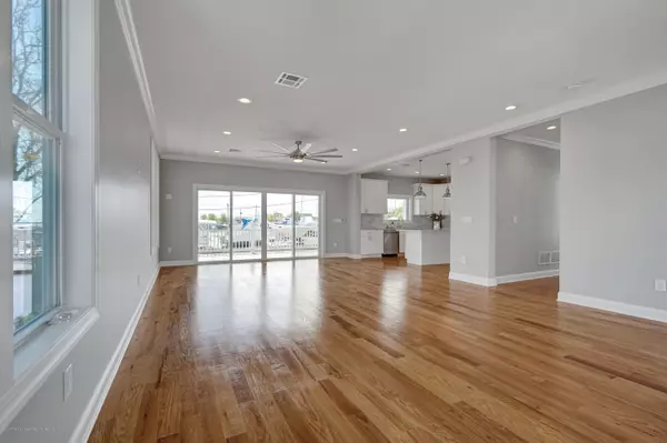 Highlands, NJ 07732,19 Seadrift Avenue