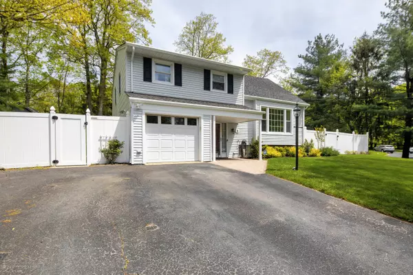 Eatontown, NJ 07724,8 Woodmere Drive