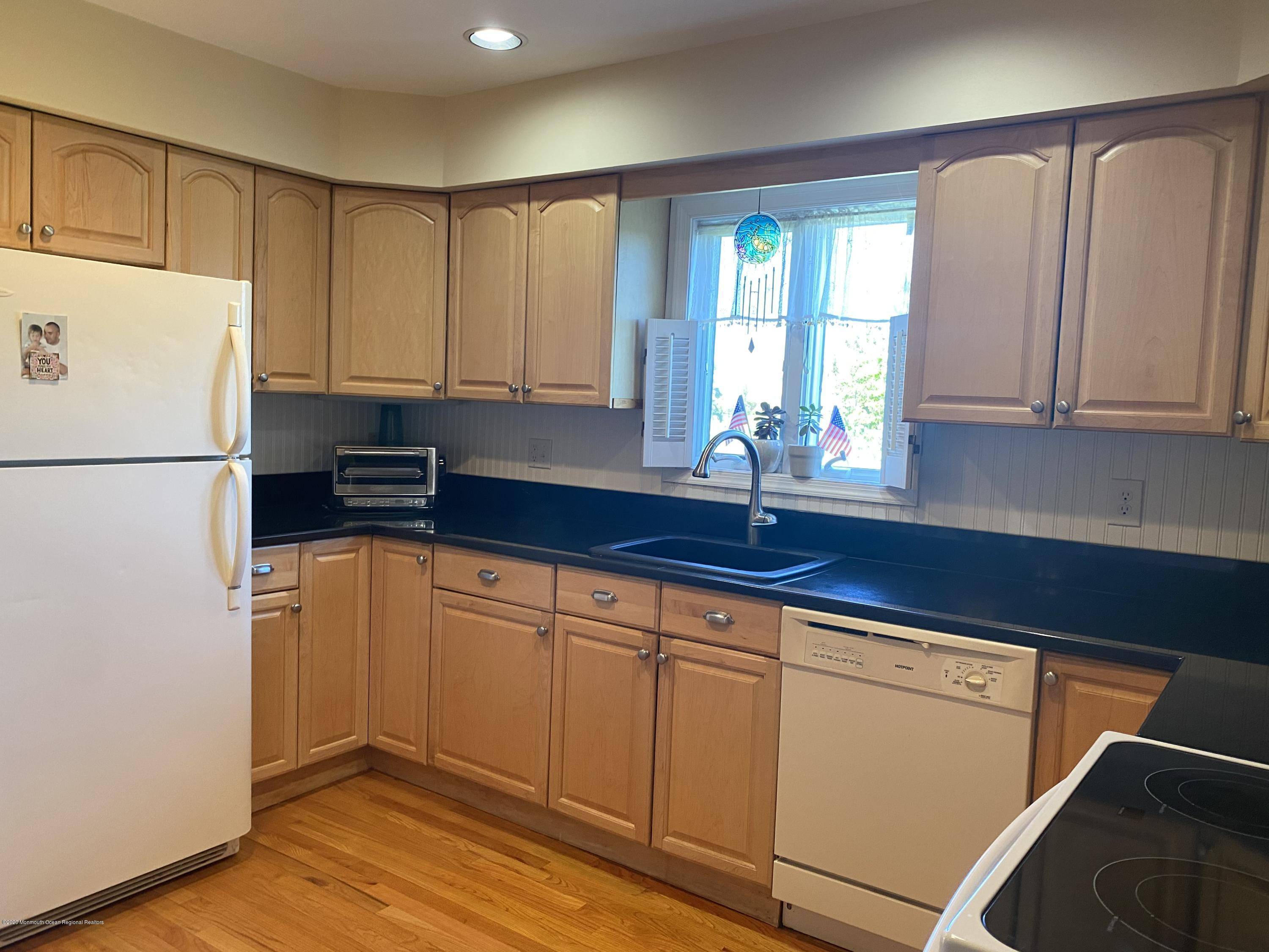 Monmouth Beach, NJ 07750,25 Meadow Avenue #52