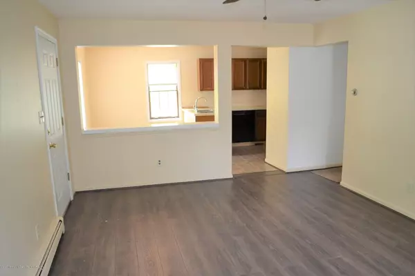 Eatontown, NJ 07724,82 Lewis Street