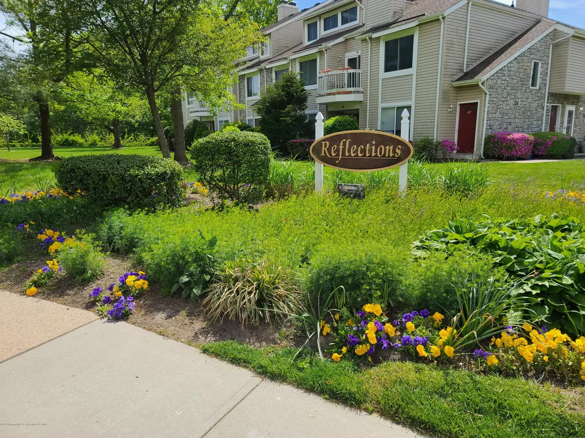 Parlin, NJ 08859,1 Chatham Square #101