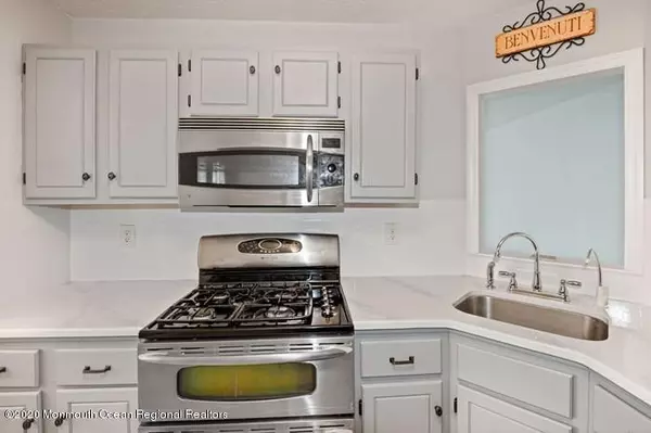 Parlin, NJ 08859,1 Chatham Square #101