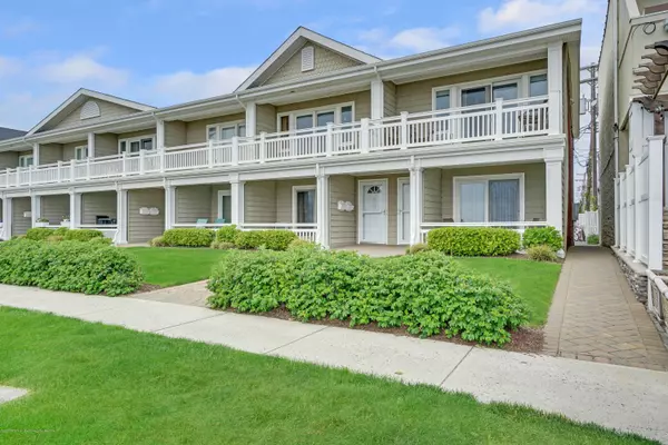 Belmar, NJ 07719,407 Ocean Avenue #13A