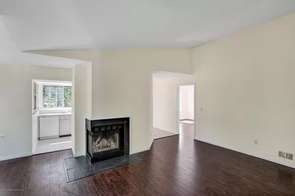 Bedminster, NJ 07921,68 Fieldstone Road