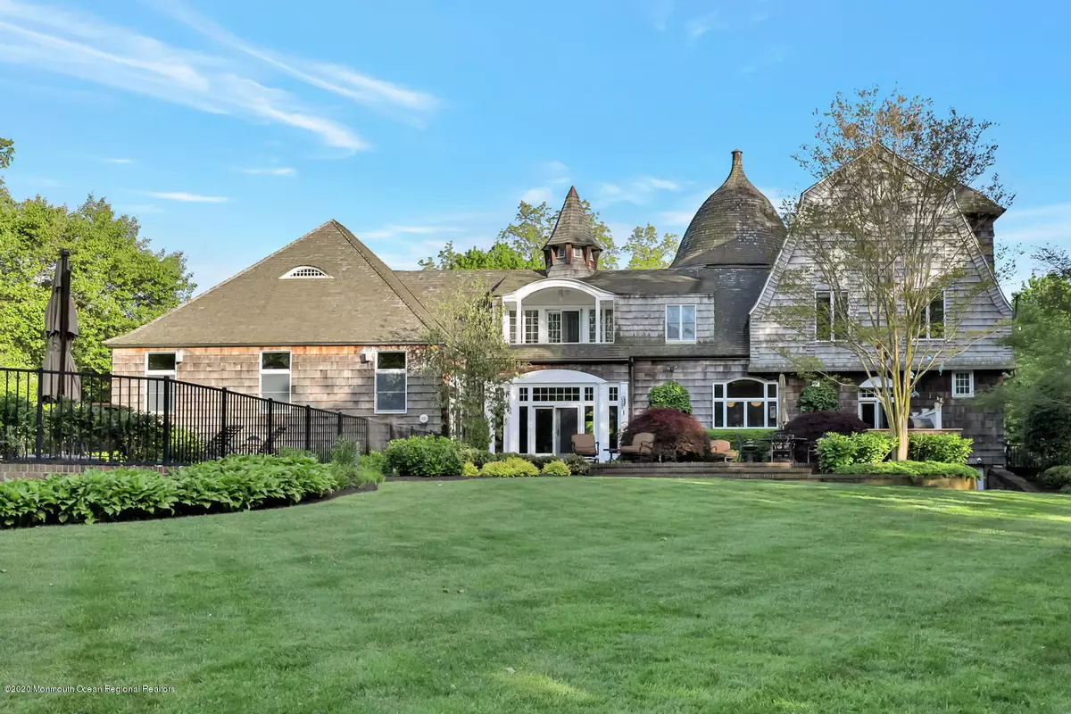 Rumson, NJ 07760,68 W River Road