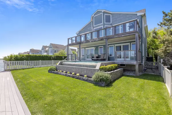 Rumson, NJ 07760,12 Packer Avenue