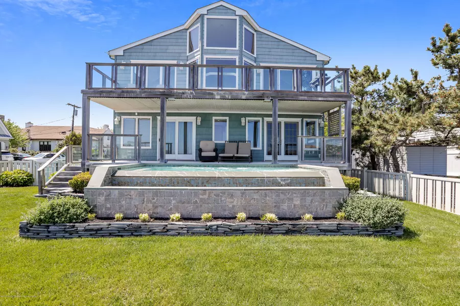 12 Packer Avenue, Rumson, NJ 07760