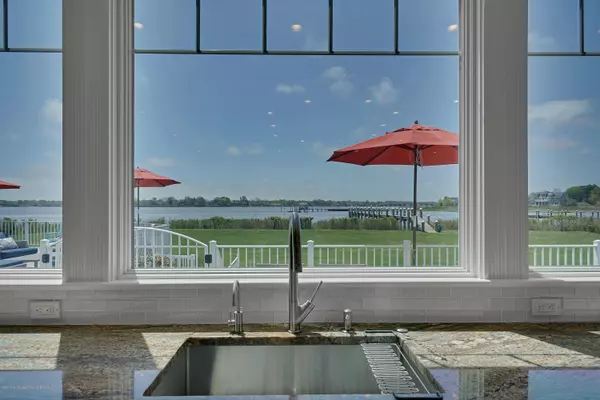 646 Little Silver Point Road, Little Silver, NJ 07739
