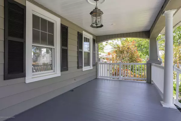 Rumson, NJ 07760,25 Washington Avenue