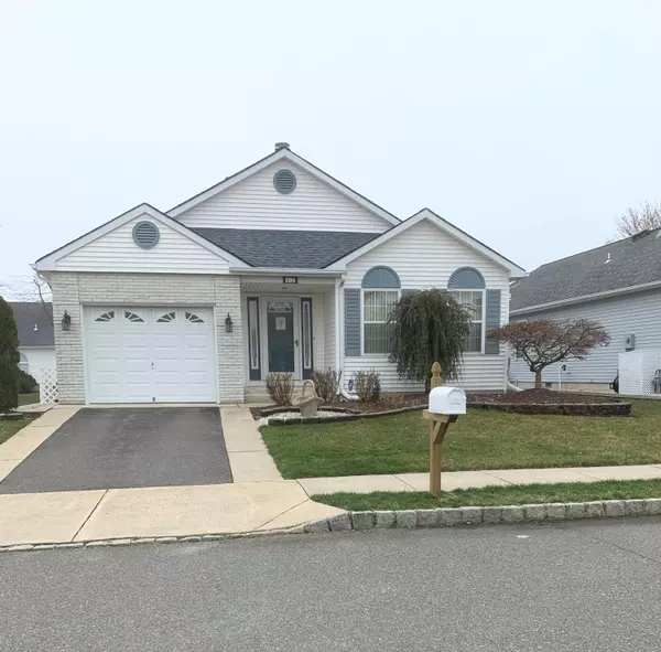 12 Blackpool Way, Toms River, NJ 08757