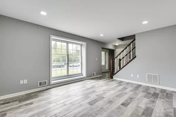 Matawan, NJ 07747,12 Elm Place