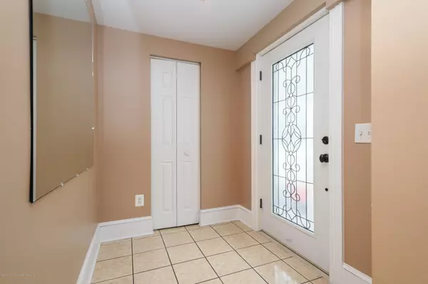 Farmingdale, NJ 07727,113 Main Street