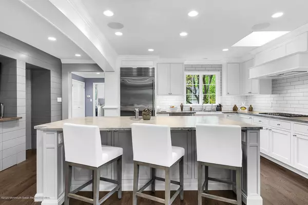 Fair Haven, NJ 07704,126 Buttonwood Drive