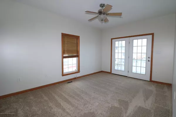 Tuckerton, NJ 08087,90 Dolphin Road