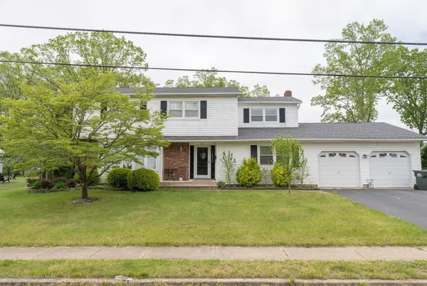 21 N Westfield Road, Howell, NJ 07731