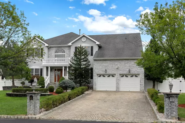 Matawan, NJ 07747,5 Tudor Court