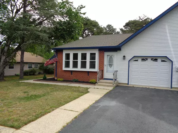 Whiting, NJ 08759,7 Pembroke Lane