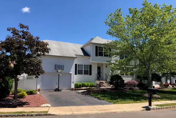 25 Hospitality Way, Manalapan, NJ 07726