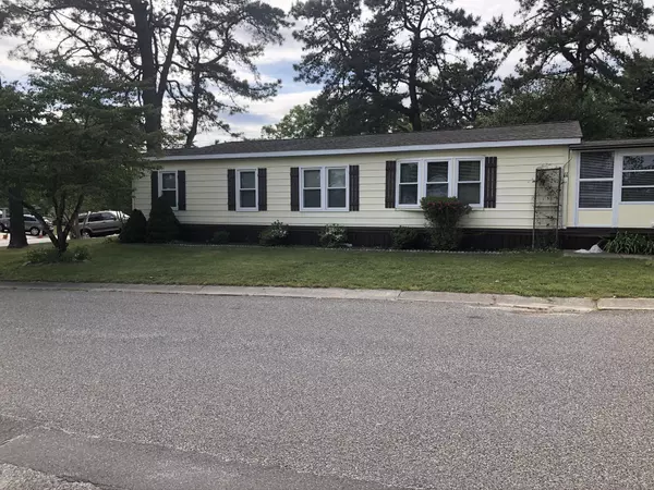 11 Kimberly Drive, Barnegat, NJ 08005