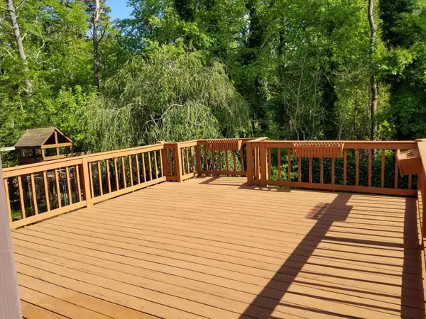 Lanoka Harbor, NJ 08734,907 Sinclair Avenue