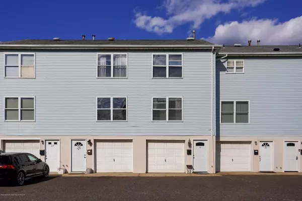 Keansburg, NJ 07734,29 Beachway Avenue #3