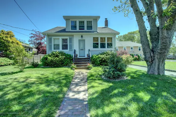 7 Borden Street, Monmouth Beach, NJ 07750