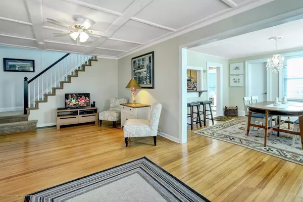 Monmouth Beach, NJ 07750,7 Borden Street